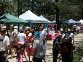 Coolangatta Art And Craft Markets - Accommodation Cooktown 3