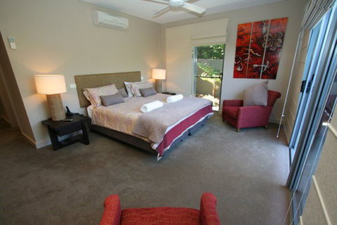 Beach House One @ Vue - Accommodation Cooktown 2