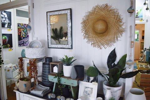 DBar Gallery - Accommodation Cooktown 1