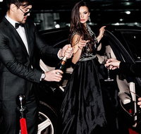 Luxury Movie World Transfers To and From Brisbane CBD Hotel for up to 7 ppl - Accommodation Cooktown