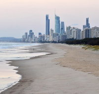 Luxury Brisbane Airport Transfers To and From Broadbeach for up to 11 ppl - Accommodation Cooktown
