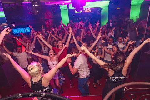 THE HANGOVER CRAWL - CLUB CRAWL SURFERS PARADISE - NIGHTLIFE - CLUBBING - Accommodation Cooktown 1