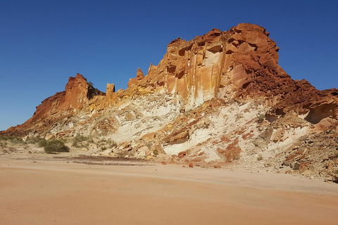Chambers Pillar And Rainbow Valley 1 Day 4WD Tour - Accommodation Cooktown 3
