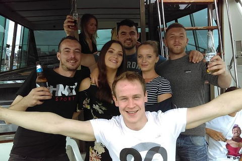 Big Day Out On Sydney Harbour For Small Groups - Accommodation Cooktown 6