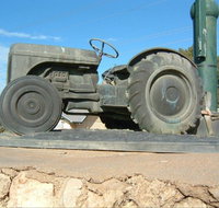 Ferguson Tractor Monument - Accommodation Cooktown