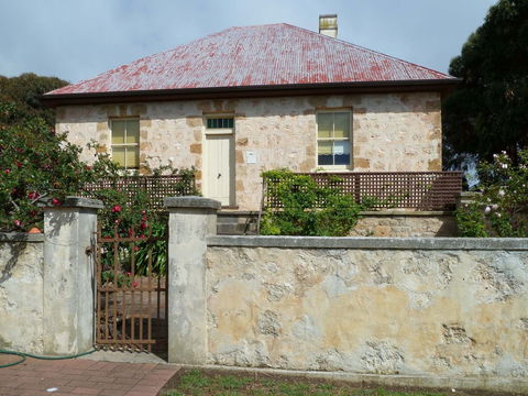 Hope Cottage National Trust Museum - Accommodation Cooktown 0