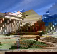 United States of America Embassy of The - Accommodation Cooktown