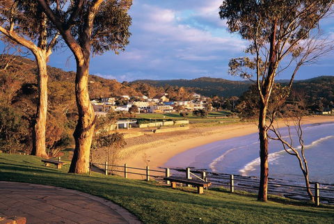 Lorne - Accommodation Cooktown 0