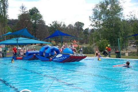 Marysville Outdoor Swimming Pool - Accommodation Cooktown 1