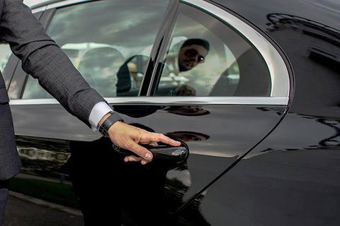 Adelaide Airport (ADL) To City Center To Airport - Private Transfer - Accommodation Cooktown 2