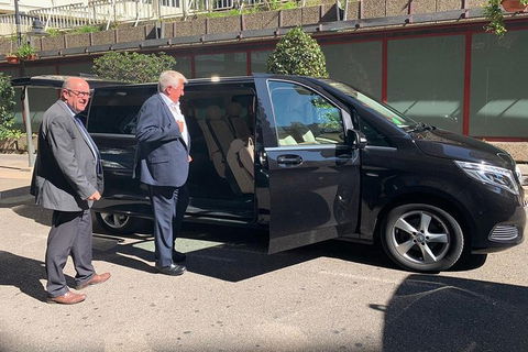 Arrival Private Transfer Melbourne Airport MEL To Melbourne City By Luxury Van - Accommodation Cooktown 1