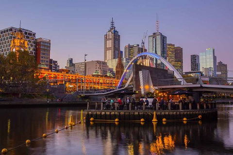 Melbourne Airport Transfers: Melbourne To Melbourne Airport MEL In Luxury Car - Accommodation Cooktown 6