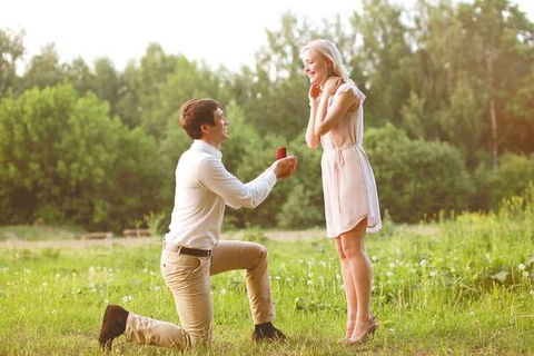 Romance Aircraft Flight + Scenic Tour + 3 Course Lunch + Beer Tasting + Hamper - Accommodation Cooktown 2