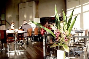 R Bar Restaurant Port Melbourne - Accommodation Cooktown 0