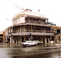 Botanic Bar - Accommodation Cooktown