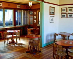 O'Donoghue's Irish Pub - Accommodation Cooktown 2