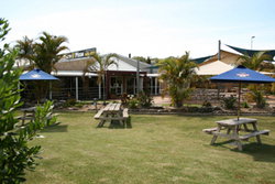 Moonee Beach Tavern - Accommodation Cooktown 0