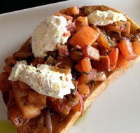 Simon's Waterfront - Accommodation Cooktown