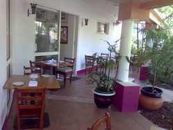 Clifton Capers Bar & Grill - Accommodation Cooktown 2