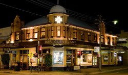 Bar Cleveland - Accommodation Cooktown 2