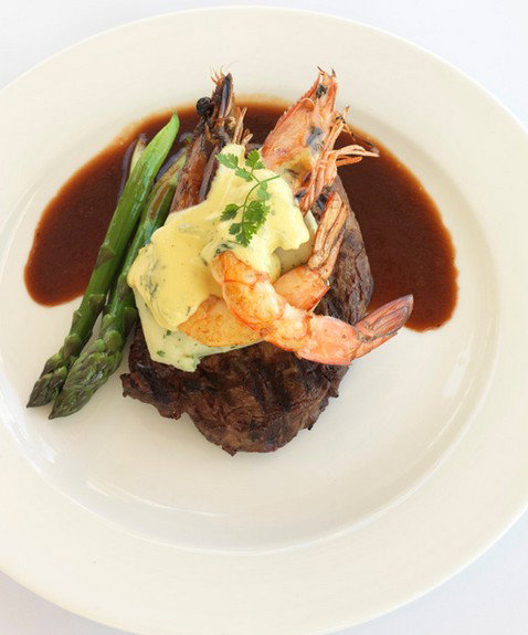 Helm Bar And Bistro - Accommodation Cooktown 0