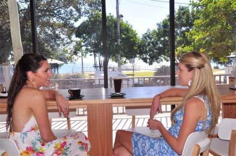 Beach House Hotel - Accommodation Cooktown 1