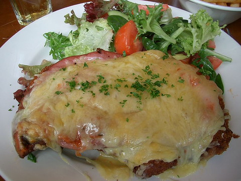 Mount Larcom Royal Hotel - Accommodation Cooktown 2