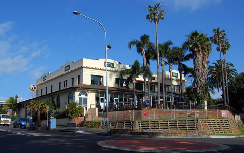 Ocean Beach Hotel - Accommodation Cooktown 1