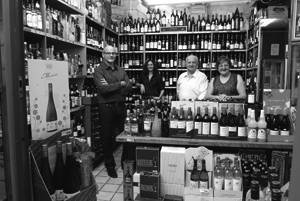 V -wall Tavern Blue Water Brasserie - Accommodation Cooktown 3