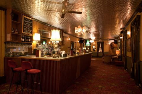 Back Bar Cocktail Lounge & Function Venue - Accommodation Cooktown 1