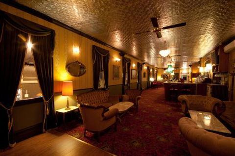 Back Bar Cocktail Lounge & Function Venue - Accommodation Cooktown 2