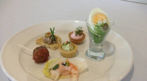 Pasfields Restaurant - Accommodation Cooktown 0