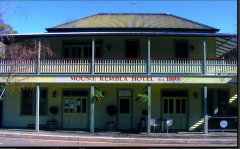 Mount Kembla Village Hotel - Accommodation Cooktown 0