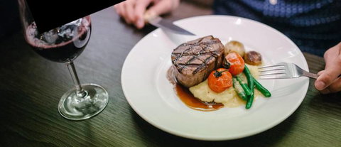 The Edge Restaurant & Bar - Accommodation Cooktown 1