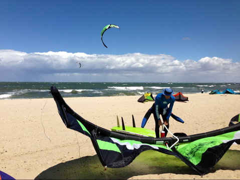Kiteboarding Lesson - Accommodation Cooktown 1