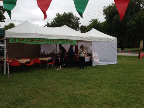 Macclesfield Strawberry Fete - Accommodation Cooktown 0