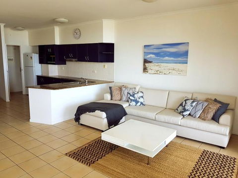 Whale Watch Ocean Beach Resort - Accommodation Cooktown 1