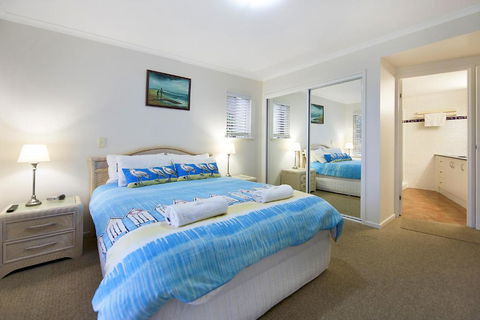 Whale Watch Ocean Beach Resort - Accommodation Cooktown 3