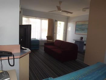 Golden Sands Motor Inn Forster - Accommodation Cooktown 5