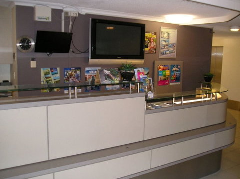 Beachfront Towers - Accommodation Cooktown 2