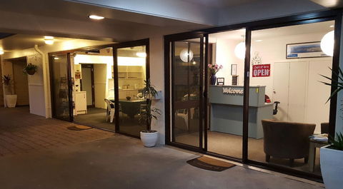 Port Stephens Motel - Accommodation Cooktown 1