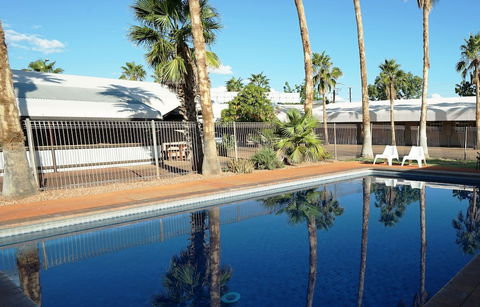 Bluestone Motor Inn - Accommodation Cooktown 2