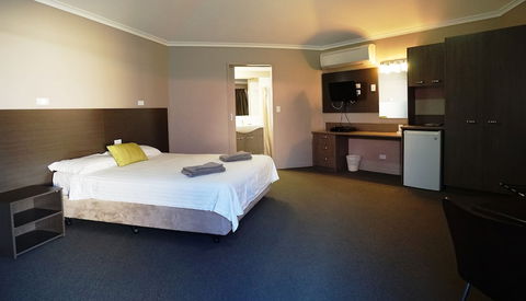 Bluestone Motor Inn - Accommodation Cooktown 5