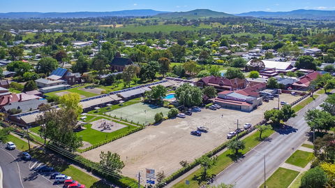 Alzburg Resort - Accommodation Cooktown 2