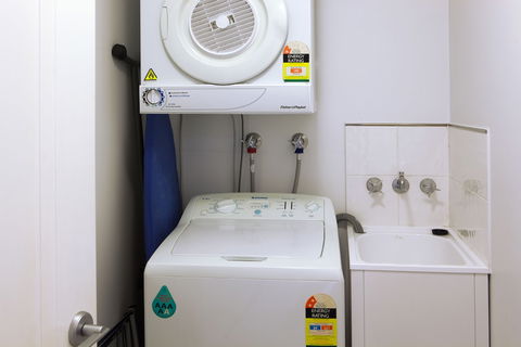 Waters Edge Apartments Cairns - Accommodation Cooktown 6