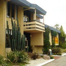 Econo Lodge Hacienda International - Accommodation Cooktown 3