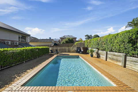 Ambassador On Ruthven - Accommodation Cooktown 2