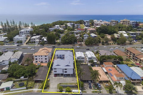 Sunshine Beach Resort - Accommodation Cooktown 1