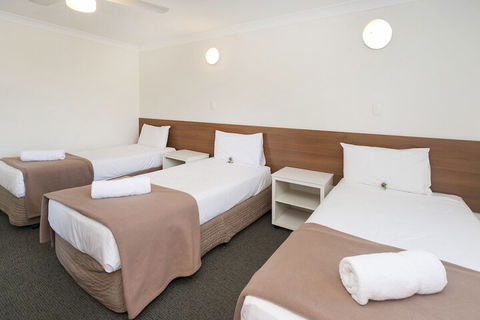 Sunshine Beach Resort - Accommodation Cooktown 5