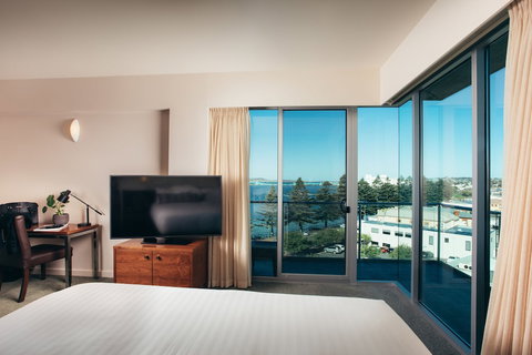 The Port Lincoln Hotel - Accommodation Cooktown 6